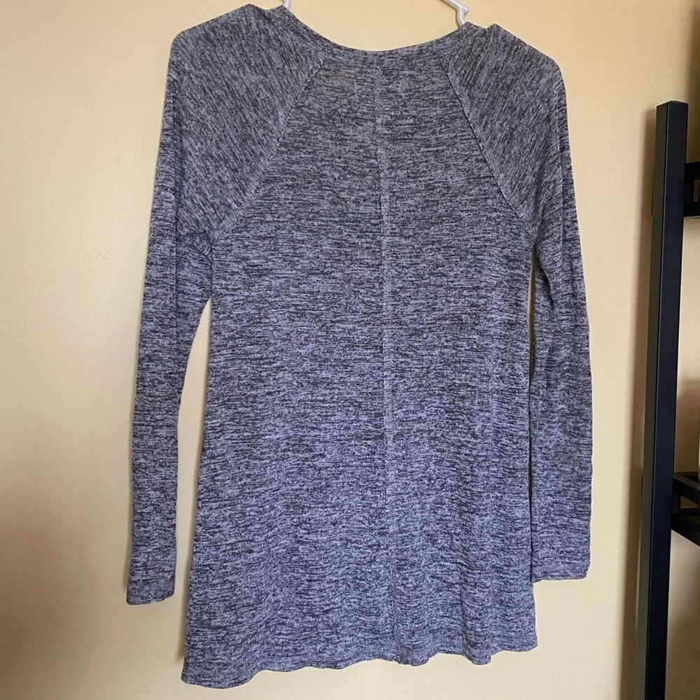 Hollister Gray Long Sleeve Ladies Tunic - Picture 3 of 5
